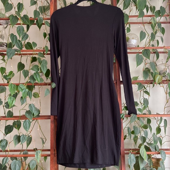 NWT H&M Twist Front Long Sleeve Dress in Black Size 6 - Picture 4 of 4